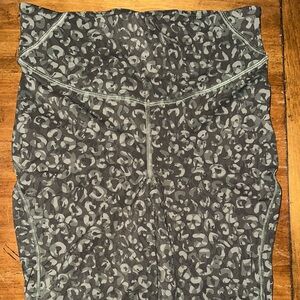 Lululemon - Base Pace 23” - Green - Size 8